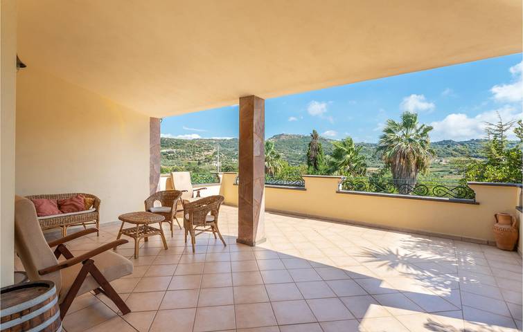 Appartamento 1-BR vista mare con piscina e parcheggio in Bosa, Planargia