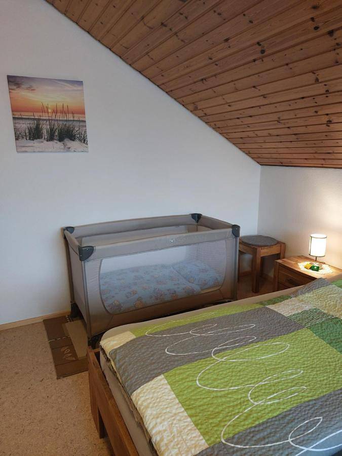 Ferienwohnung für 4 Personen, mit Balkon und Garten sowie Ausblick in Waldachtal - 3