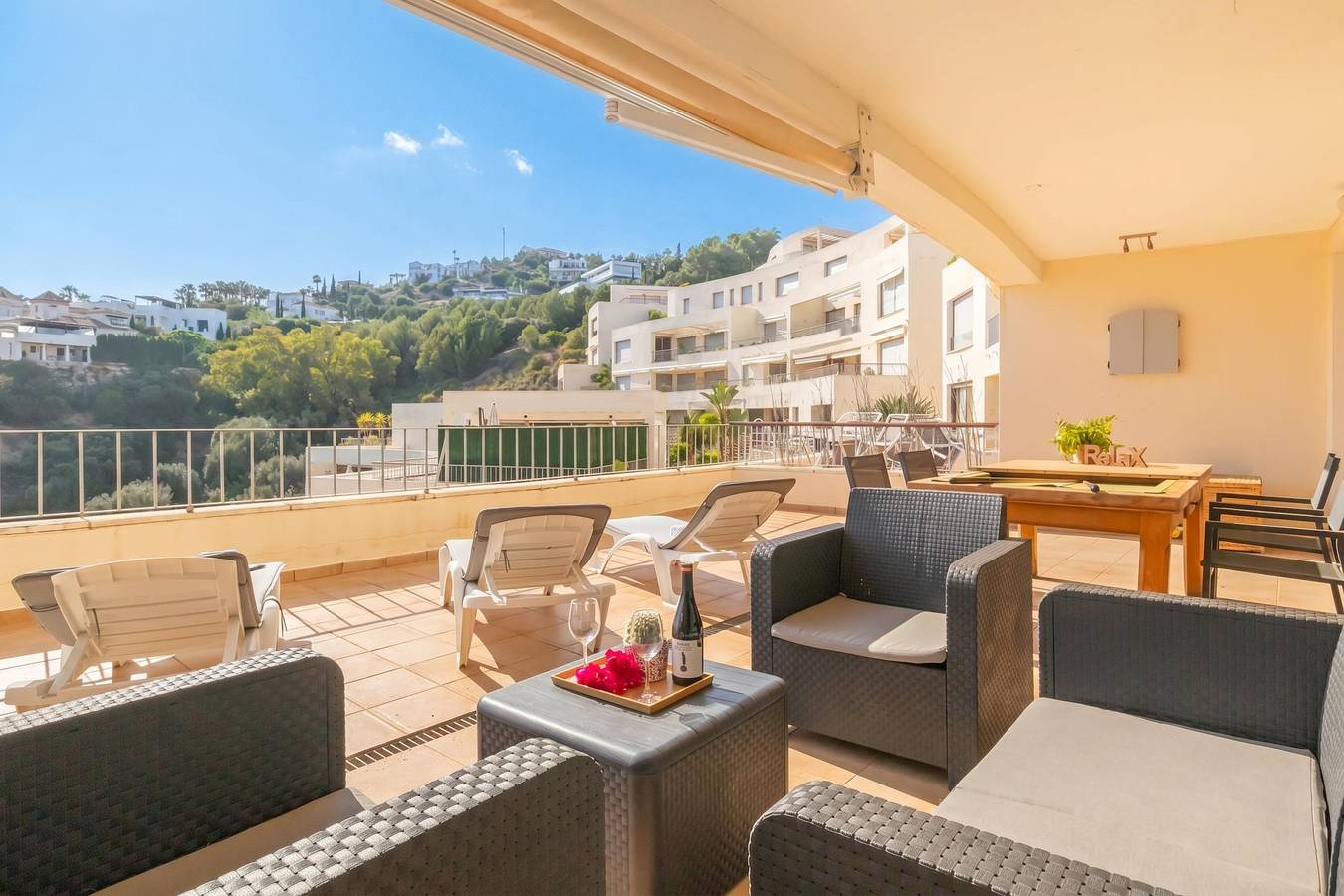 Appartement entier, Marbella mountain with sea view and pool in Samara Resort, Marbella