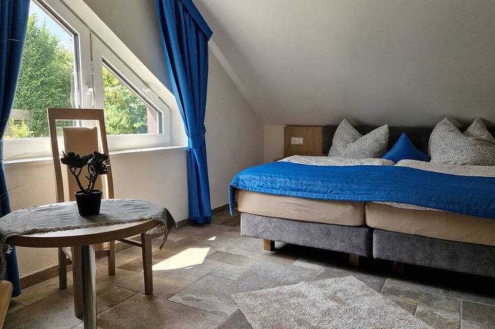 Ferienwohnung für 6 Personen, mit Sauna und Garten in Hillesheim
