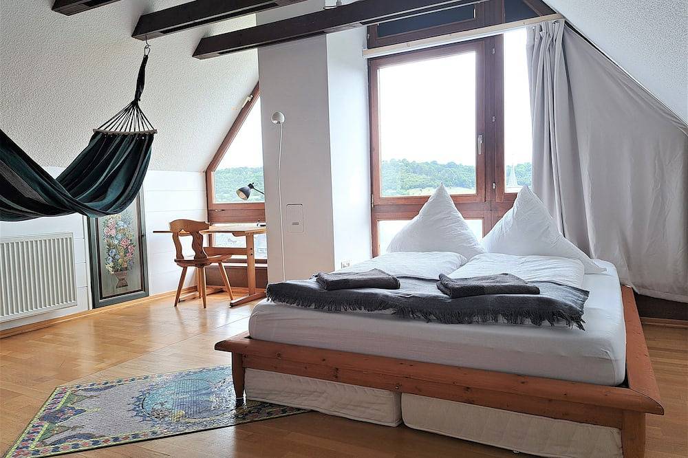 Freistehendes Haus mit idyllischem Seeblick in Schalkenmehren, Vulkaneifel