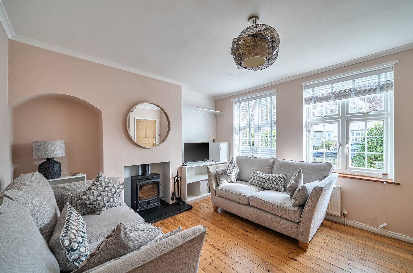 Spacious Surrey Home | Garden | Fast London Links - Pass the Keys in Woking, Surrey