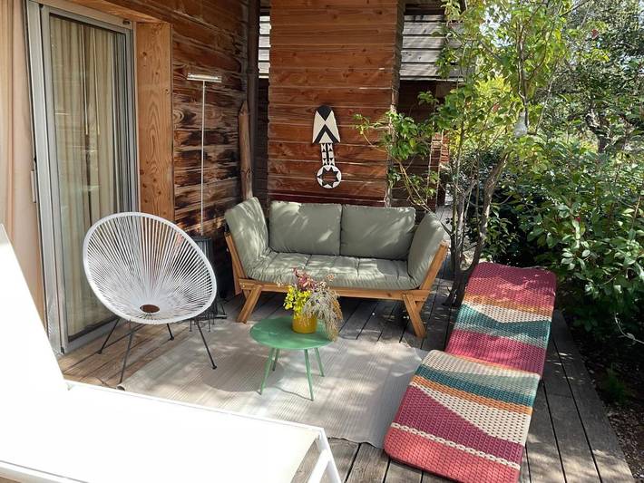 Gîte pour 5 personnes, avec Terrasse et Jardin ainsi que Piscine et Vue dans Plage Santa Giulia