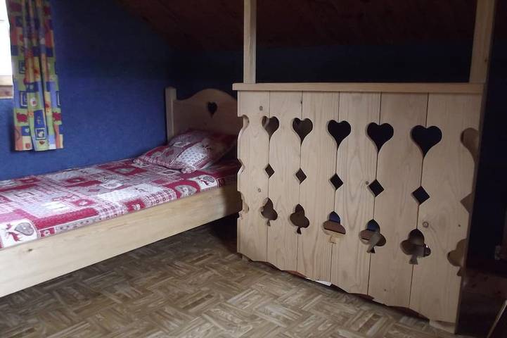 Gîte pour 4 personnes, avec jardin dans Les Bossons - 2