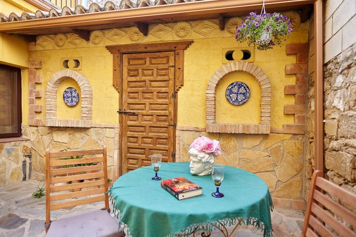 Casa de vacaciones "Caldereros 11" con terraza privada, aire acondicionado y Wi-Fi in Úbeda, Provincia de Jaén