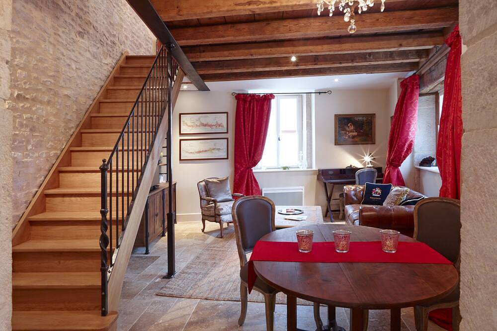 Appartement entier, Chez Hall - Le Coin. magnifique, qualité 1ch / 1bth Cottage, Meursault centre in Meursault, Région de Beaune