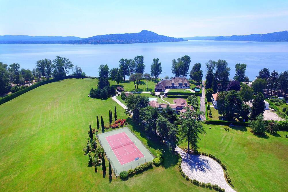 Villa direkt am See mit Pool, Tennis und Golf! - Villa Solcio in Lesa, Lago Maggiore (Piemont)