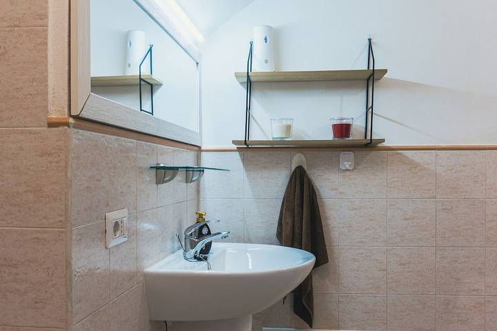 Ganze Wohnung, Spacious apartment within walking distance of the historic center and shopping streets in La Vega (Sardinia), Cagliari