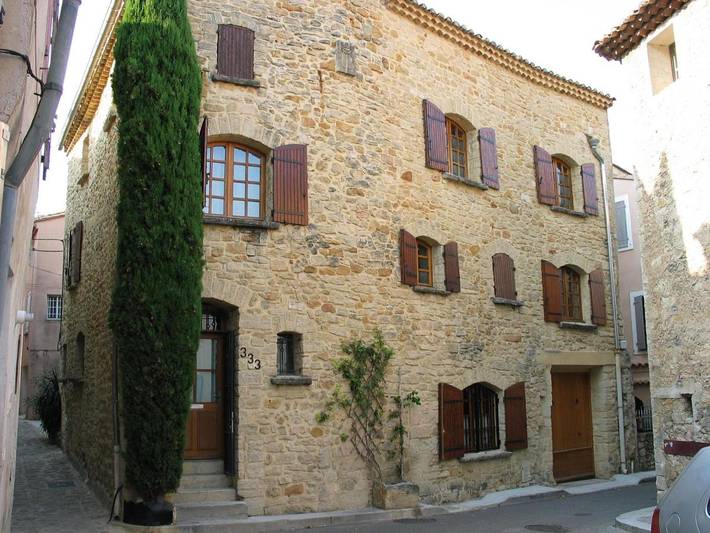 Ferienhaus für 8 Personen, mit Ausblick und Balkon in Bédoin