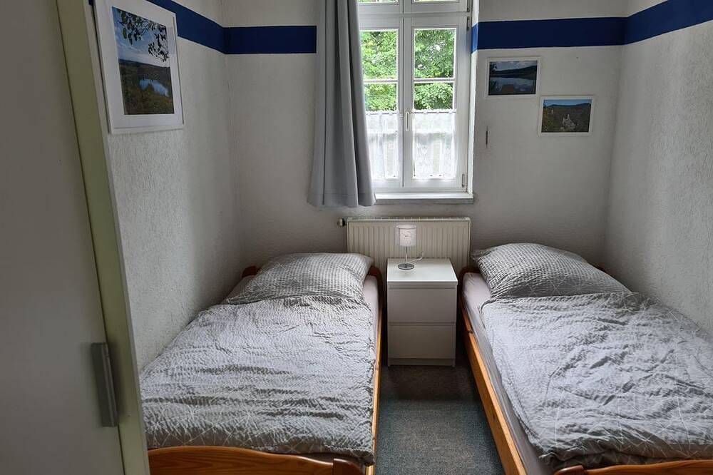 Ganze Wohnung, Ferienwohnung Alter Bahnhof - 8-Bettwohnung (Erdgeschoss) - No. Ii in Schalkenmehren, Vulkaneifel