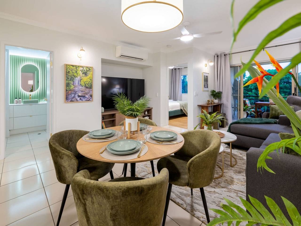 Entire apartment, Leaf   Luxe - 9 Pools  Bbq   Gym in Parramatta Park, Cairns