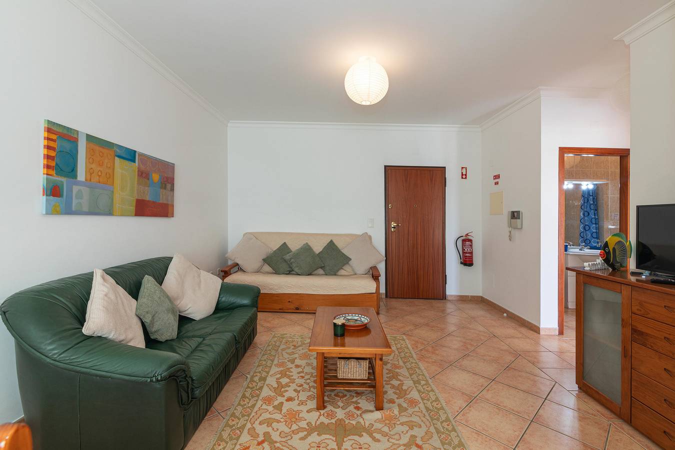 Ganze Wohnung, Ferienwohnung 'Rocha Retreat' mit privatem Pool, Balkon und Wi-Fi in Praia da Rocha, Portimão