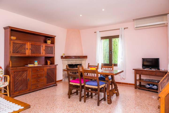 Villa "Casa Isabel & Mateo" close to the Beach with Pool, Garden & Wi-Fi in Cala Sant Vicenc, Pollença