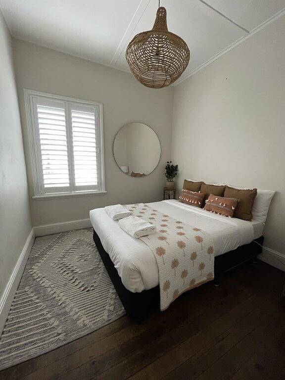 Holiday home for 24 people, with balcony and garden in Orange (NSW)