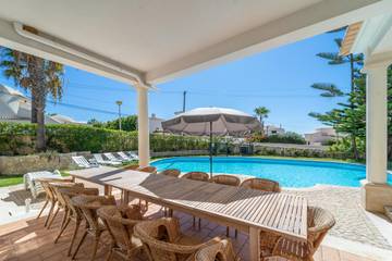 Villa for 14 Guests in Guia, Algarve, Picture 1