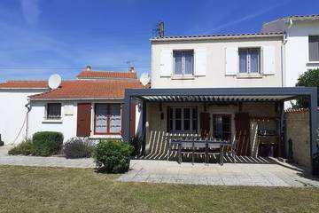 Location de vacances pour 8 personnes, avec jardin et terrasse dans Port de la Cotinière