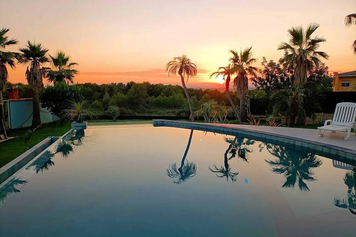 Chalet pour 21 personnes, avec jardin ainsi que jacuzzi et piscine