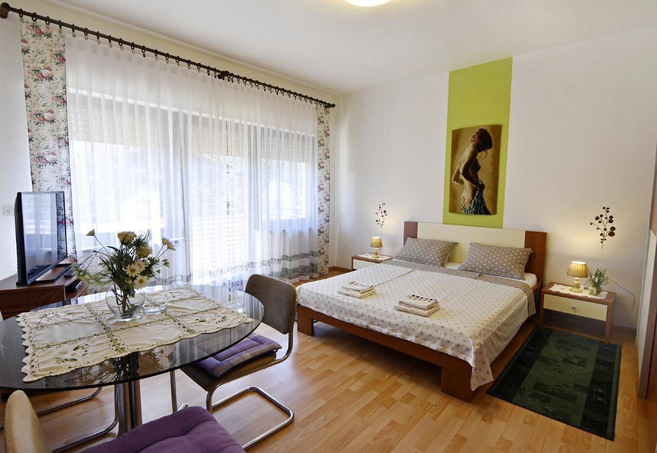 Ganze Ferienwohnung, Klimatisierte Wohnung in Umag mit Grill, Garten und Terrasse in Umag, Umag und Umgebung