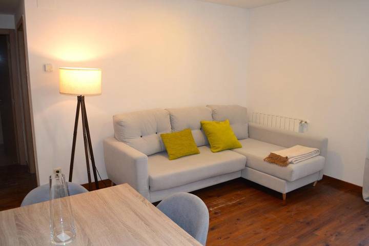 Apartamento de vacaciones para 4 personas, con balcón y vistas, Se admiten mascotas en Pallars Sobirà - 2