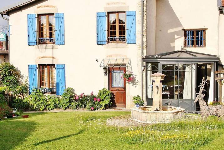 Chambre d’hôte pour 3 personnes, avec Terrasse ainsi que Jardin et Piscine