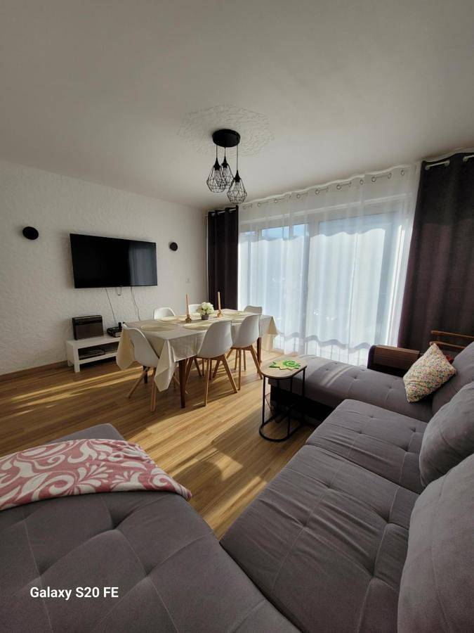 Gîte pour 8 personnes, avec jardin dans Port De Plerin - 4