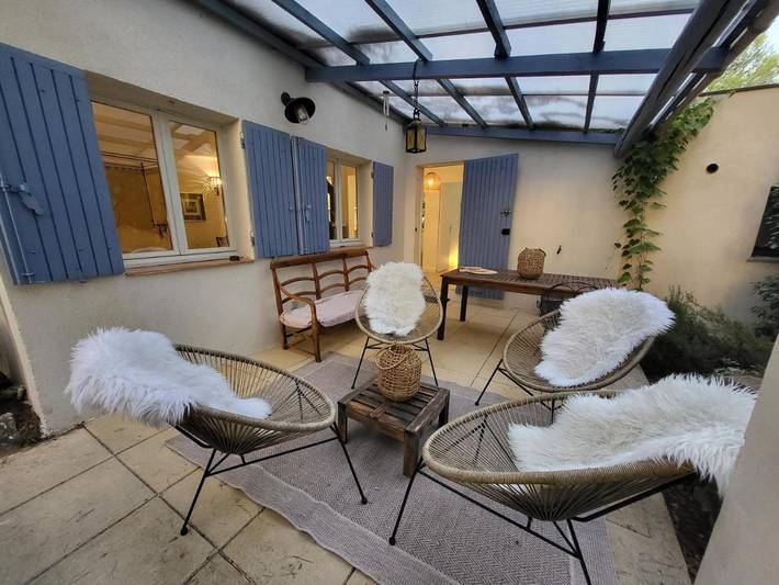 Gîte pour 2 personnes, avec piscine et jardin à Saint-Marc-Jaumegarde - 4