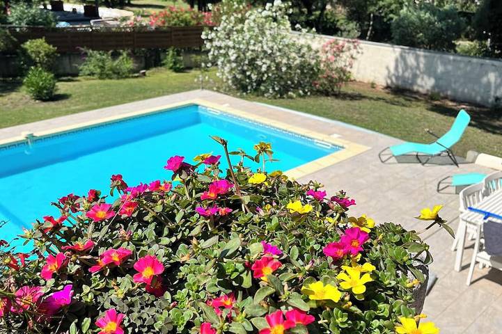 Villa pour 14 personnes, avec Terrasse et Jardin