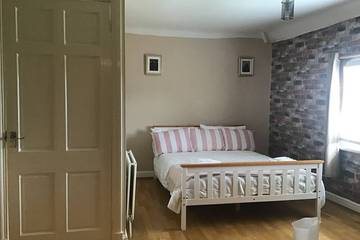 Apartment for 4 People in Solihull, Birmingham Area, Photo 2