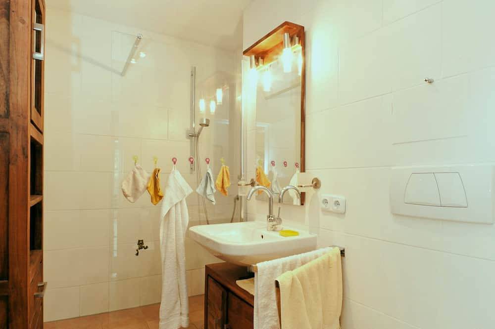 Geheel appartement, App 1/16 - Geschmackvolle Fewo für 4 Pers. mit Balkon - Ferienappartements Weissensee in Weißensee, Füssen