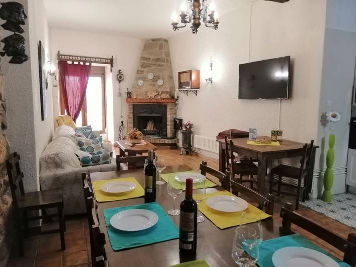 Chalet para 12 personas, con Terraza además de Jardín y Piscina en el País Vasco - 4