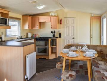Holiday Rental for 8 People in Morecambe, Lancashire, Photo 3