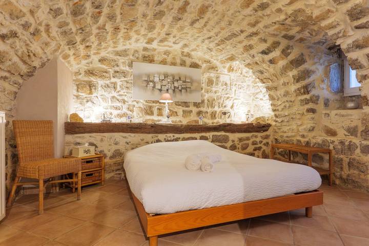 Bed and breakfast for 2 personer, med hage og jacuzzi i Sør-Frankrike