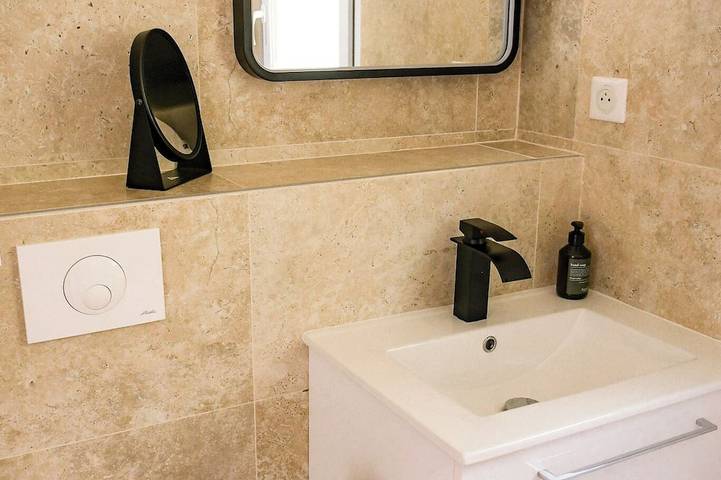 Location de vacances pour 2 personnes, avec jardin et jacuzzi à Rochefort-du-Gard - 4