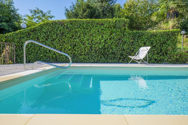 Gîte pour 6 personnes, avec piscine et terrasse ainsi que vue sur le lac et jardin dans Baveno - 3