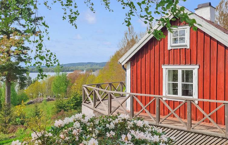 Ferienhaus für 6 Personen, mit Terrasse und Garten sowie Seeblick am Bunn