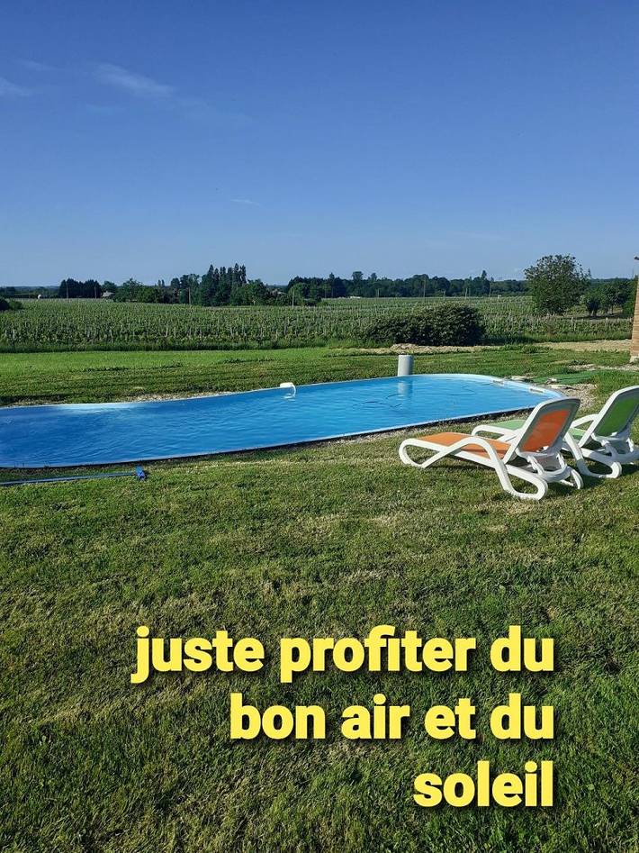 Gîte pour 5 personnes, avec piscine ainsi que jardin et terrasse à Eyrans