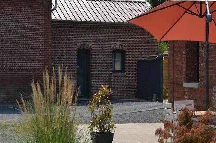 Location de vacances pour 2 personnes, avec terrasse et jardin dans Baromesnil