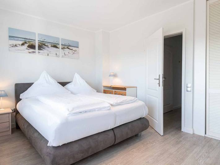 Ganze Ferienwohnung, Haus Atlantik, App. 13 - Strandnahe 3-Zimmer Ferienwohnung auf ca. 70m² Wohnfläche, für bis zu 4 Personen in Nordfriesische Inseln (Schleswig-Holstein) (Schleswig-Holstein), Wenningstedt