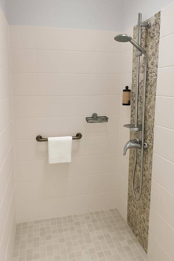 Hôtel pour 2 personnes, avec jardin, animaux acceptés à Saintes - 3