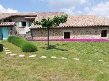 Gîte pour 6 personnes, avec jardin et terrasse à Étables