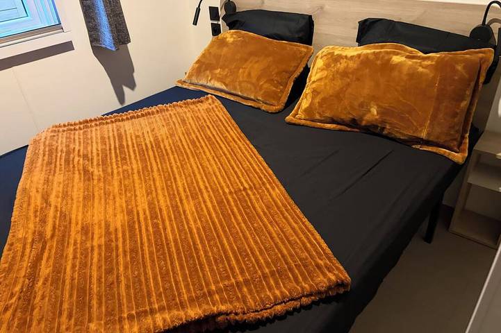Cosy 3 bed mobile home, swimming pool in La Crau, Mittelmeerküste (Frankreich)