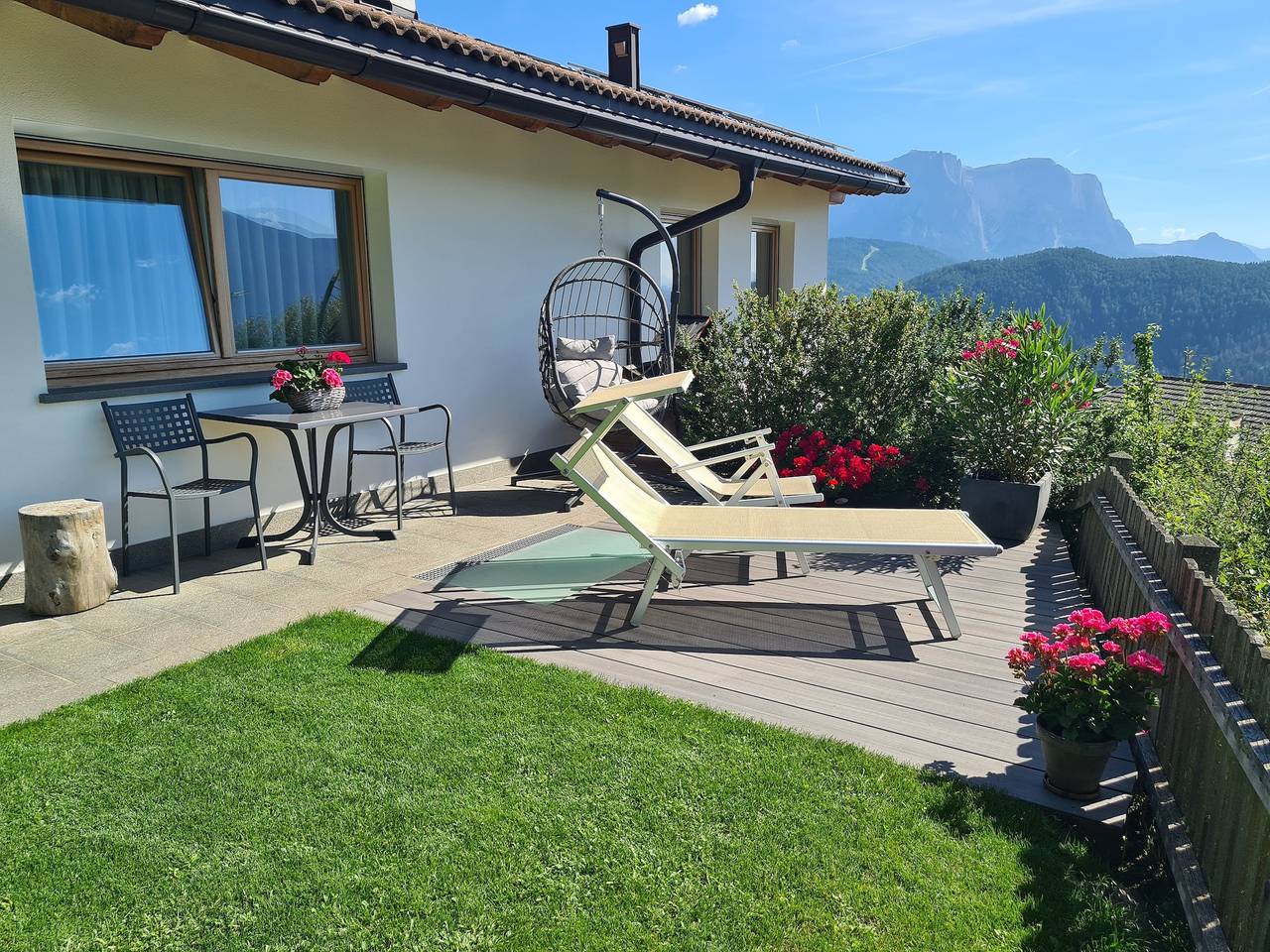 Ganze Wohnung, Ferienwohnung 'Sassun' mit Bergblick, Garten & Wlan in Tschöfas, Lajen