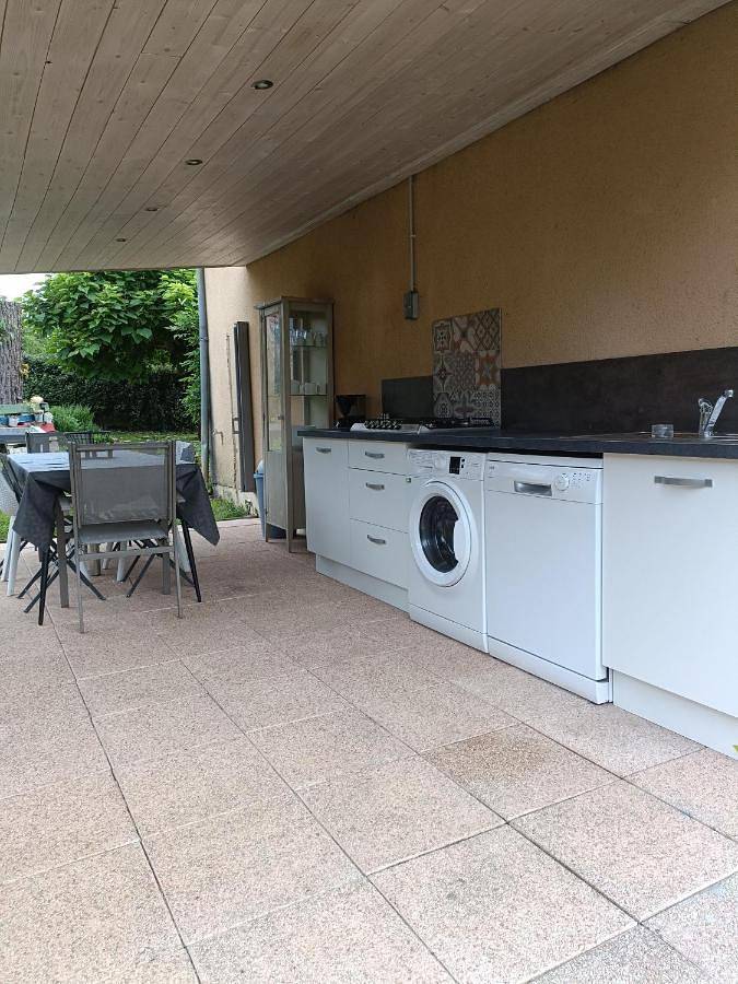 Location de vacances pour 8 personnes, avec piscine ainsi que jardin et vue à Saint-Julien-de-Lampon - 2