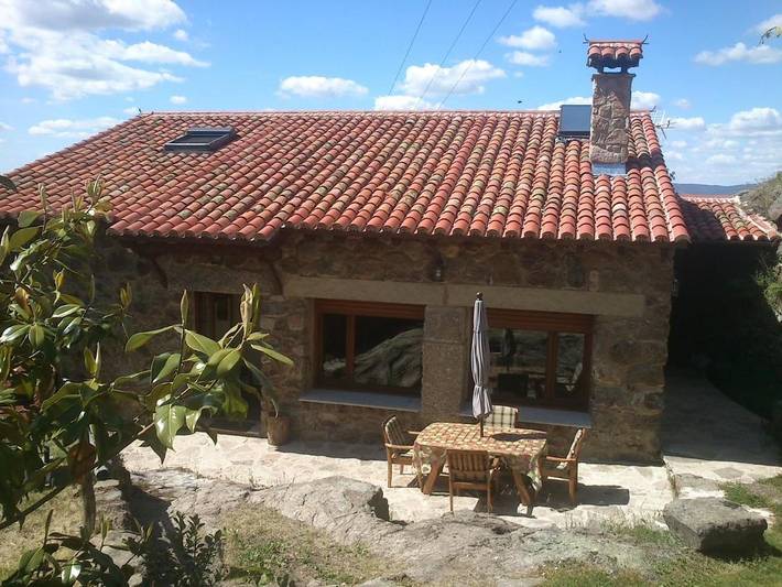 Casa rural con piscina para 8 personas, con Terraza además de Jardín y Vistas en Barco de Ávila-Piedrahita