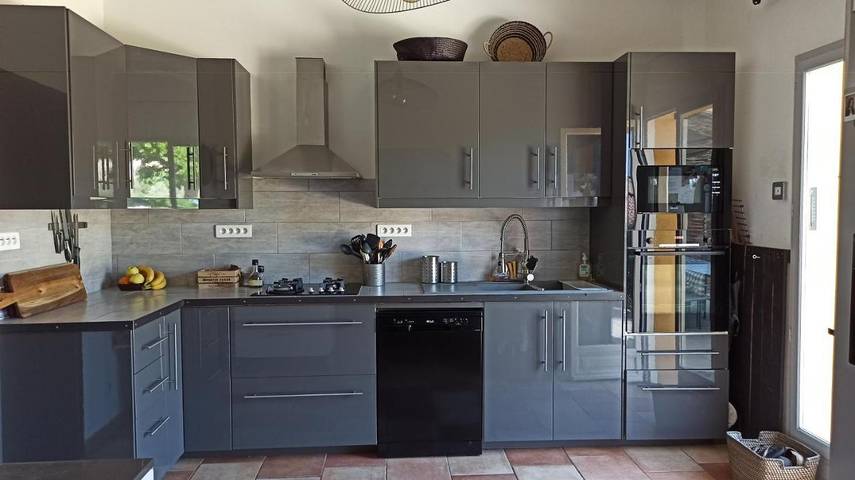 Maison de vacances pour 6 personnes, avec piscine ainsi que jardin et terrasse