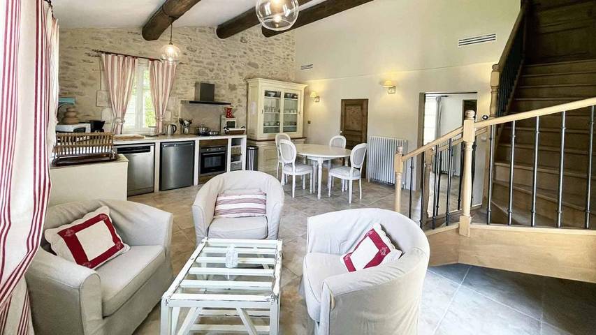 Gîte pour 4 personnes, avec piscine ainsi que vue et jardin à Mas-Blanc-des-Alpilles - 2