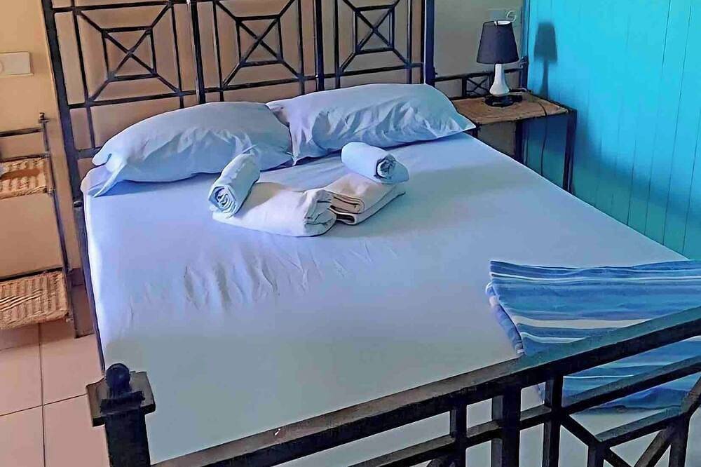 Apartamento entero, Magnifique t3 Toit Terrasse Privee en Plein Centre Ville Avec Piscine bar Resto in Puerto de Mazarrón, Mazarrón