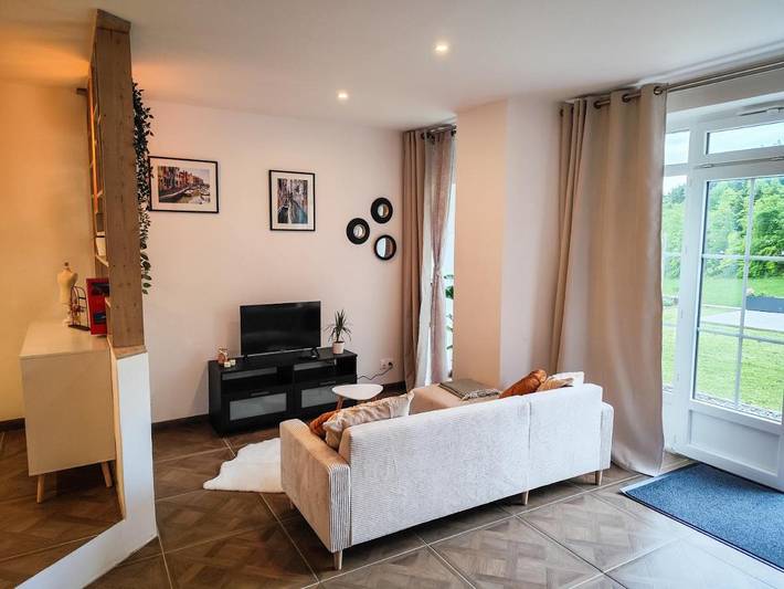 Apartamento de vacaciones para 3 personas, con terraza además de vistas y jardín - 1