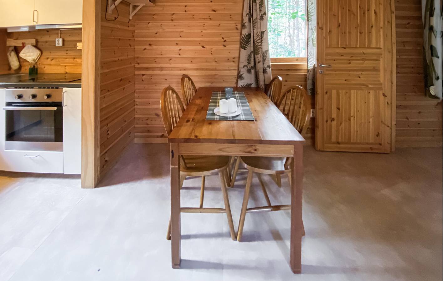 Hus för 4 Personer med trädgård in Småland