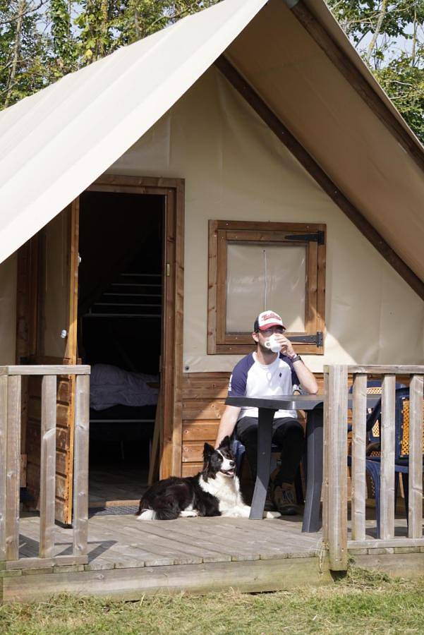 Camping Onlycamp Sous les Pommiers in Trévières, Région de Bayeux